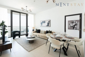 Downtown Views I City View, Downtown Dubai - Mint Stay